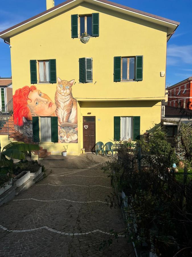 B&B I Tre Gatti 佩萨罗 外观 照片